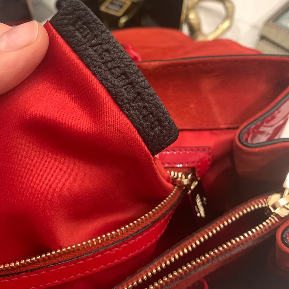 Valentino Garavani Patent Leather handbag 👜 - Picture 6 of 8